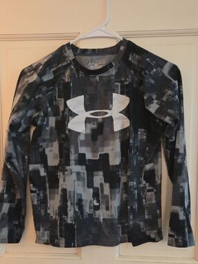 Under Armour Black Gray White Pixel Camo Long Sleeve Tee